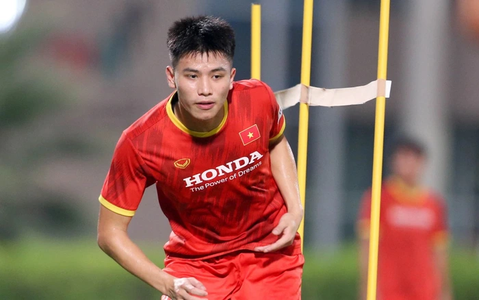 Nguyễn Thanh Bình là một cầu thủ bóng đá chuyên nghiệp người Việt Nam hiện đang chơi ở vị trí trung vệ 