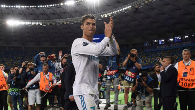 Ronaldo rời Real Madrid
